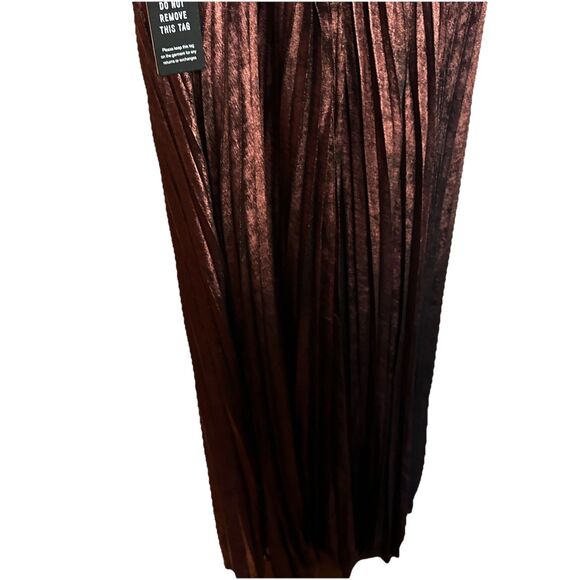 NEW Express BARE V NK PLEATED METALLIC MAXI  FIRED BRICK Mfg $148 Medium - Picture 7 of 12